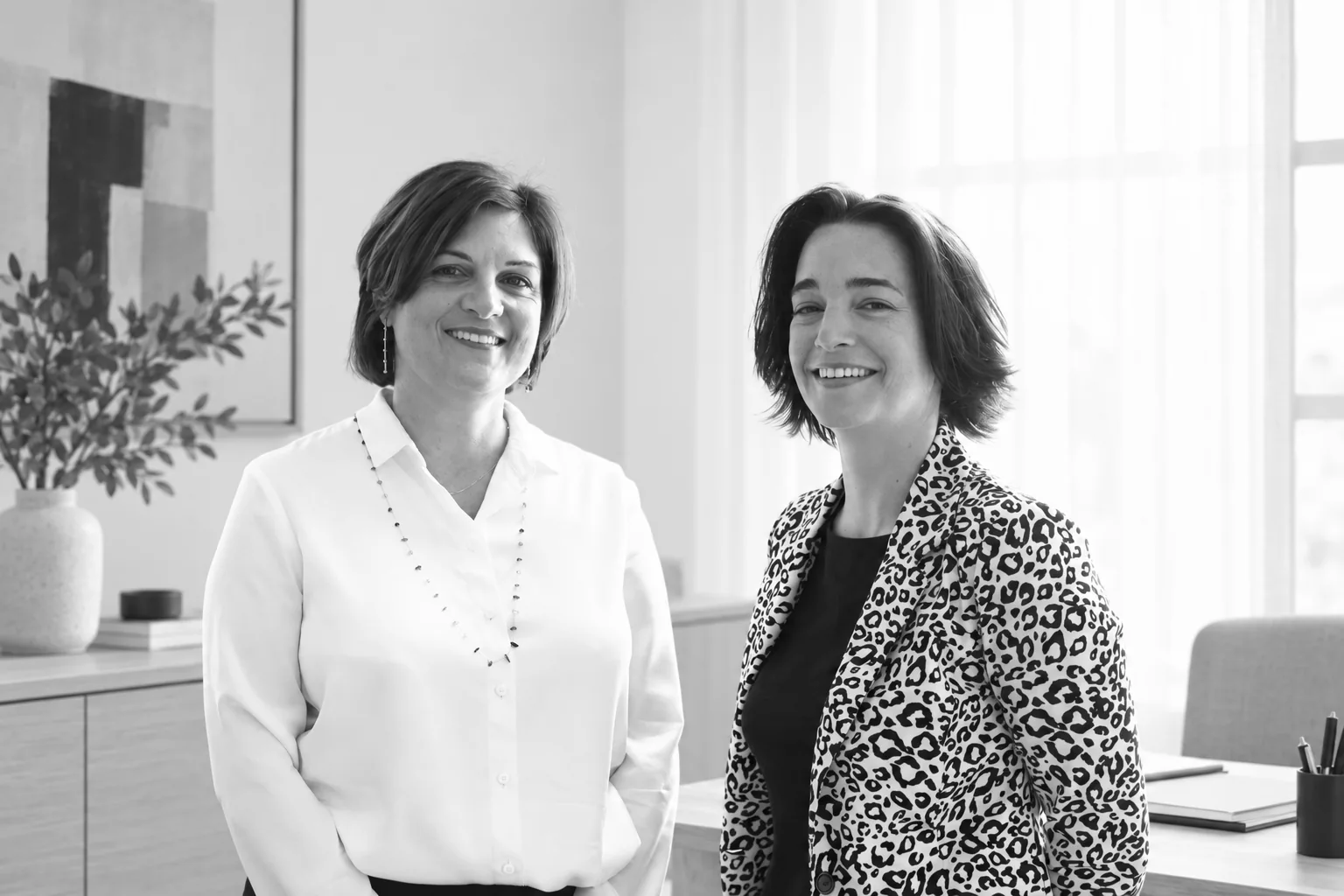 Christelle Daprela et une collaboratrice de l’étude à Grasse